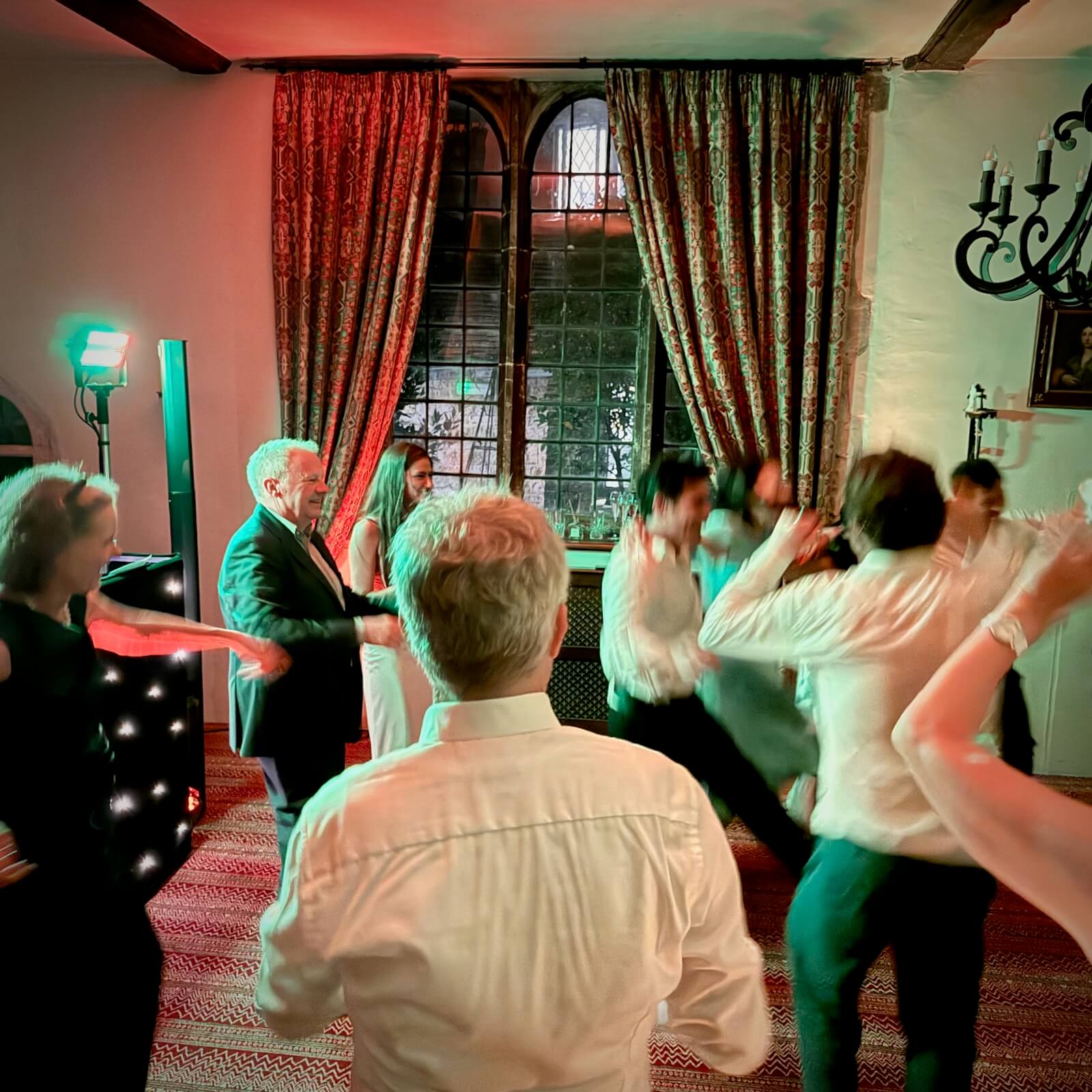 everyone dancing at Clarey and Julian's wedding