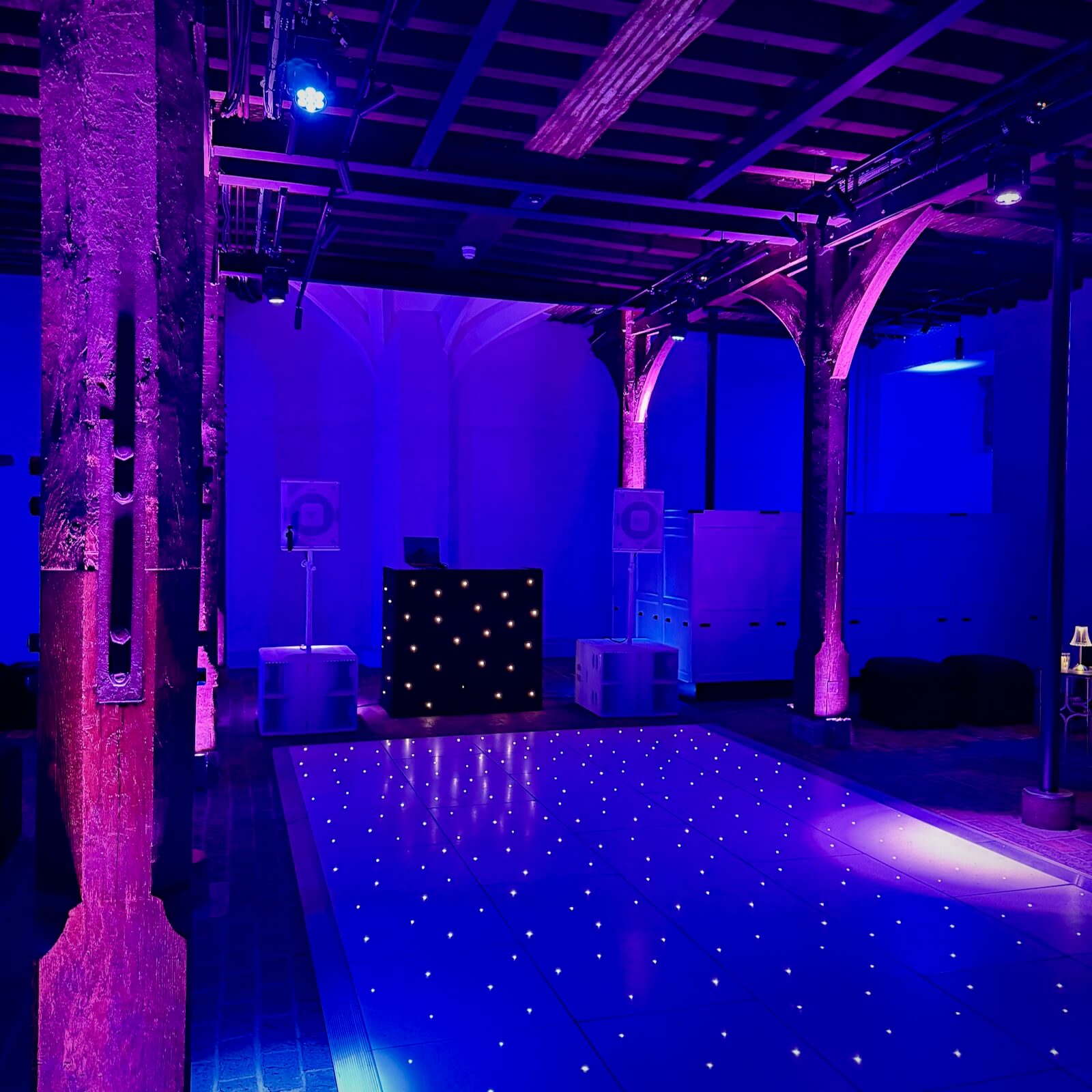 hampton court approved wedding dj brian mole in the undercroft for Aurin and Morgan's wedding, 26/3/26