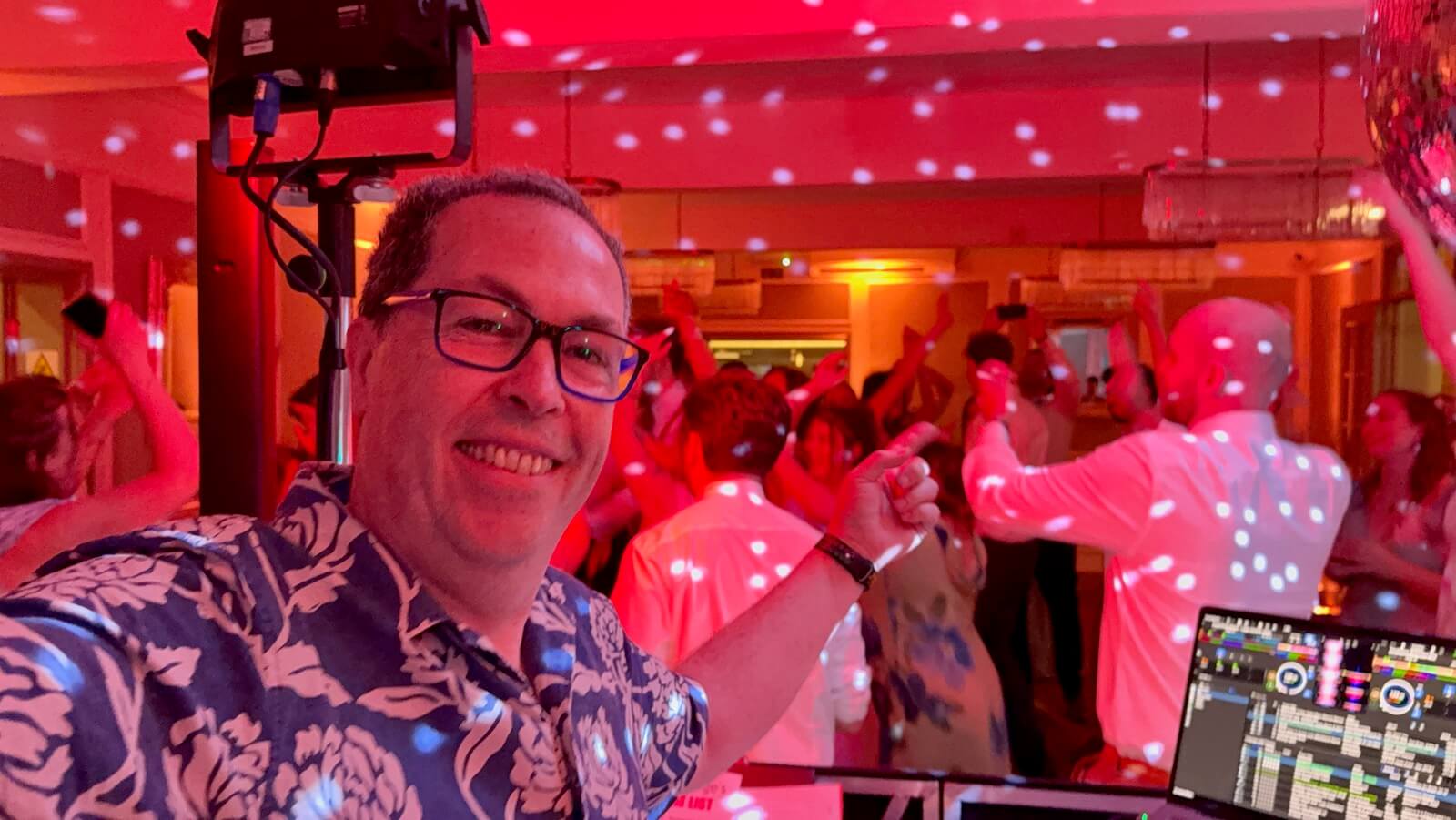 Brian Mole wedding DJ at Kings Chapel Amersham for the wedding party of Kathryn and George