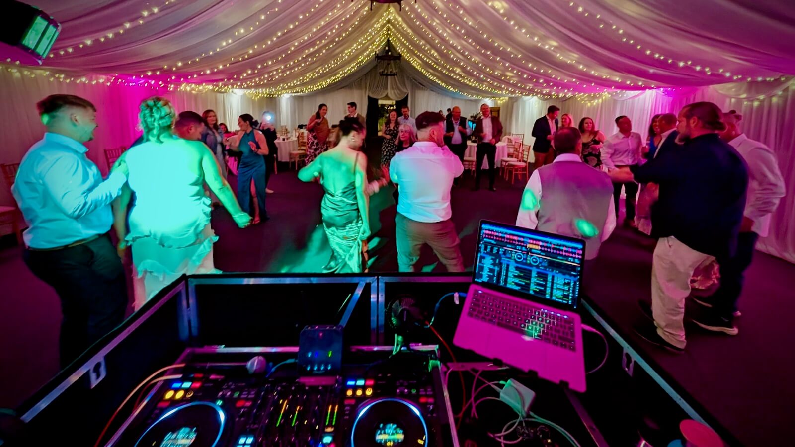 Wedding DJ Simon Mole for Wes and Kelly at Rumbolds Farm, Plaistow