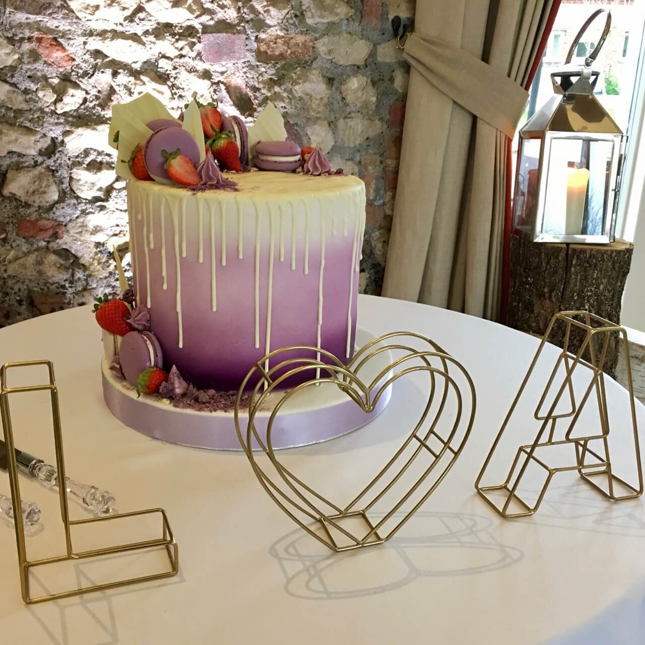 A fabulous wedding cake at Farbridge
