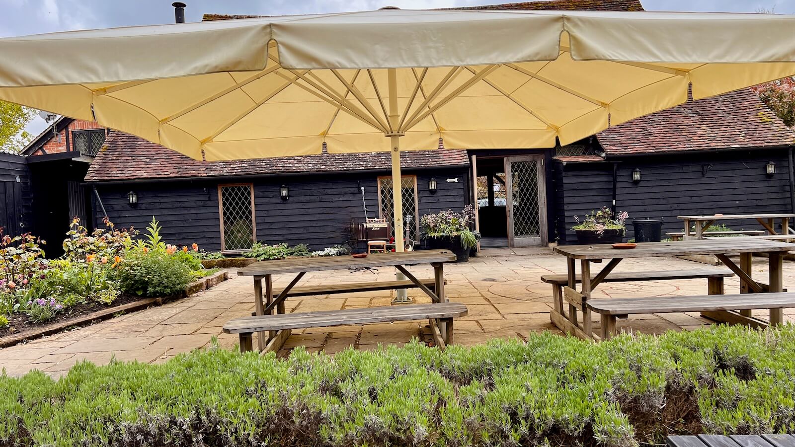 Rumbolds Farm covered patio