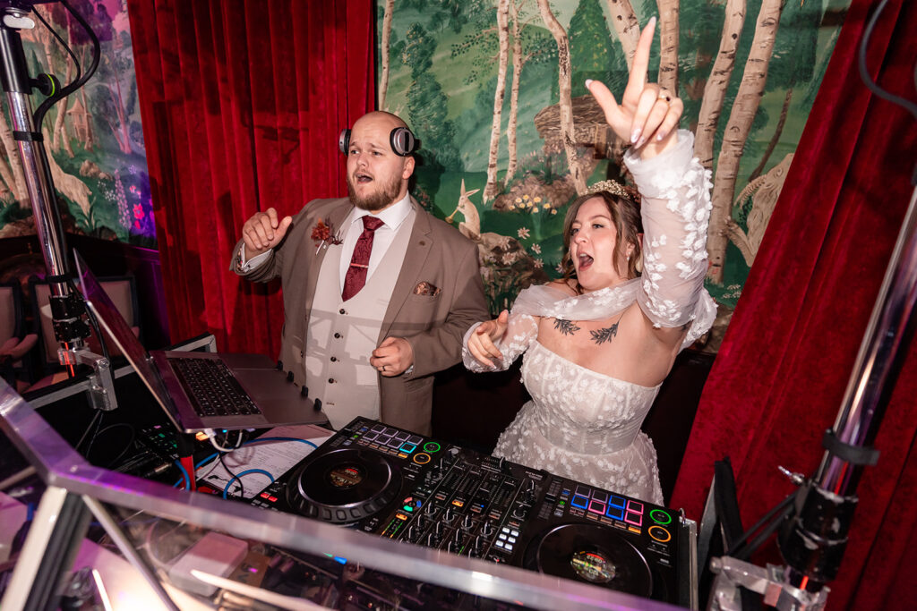 Rachel and Connor Wedding dj battle