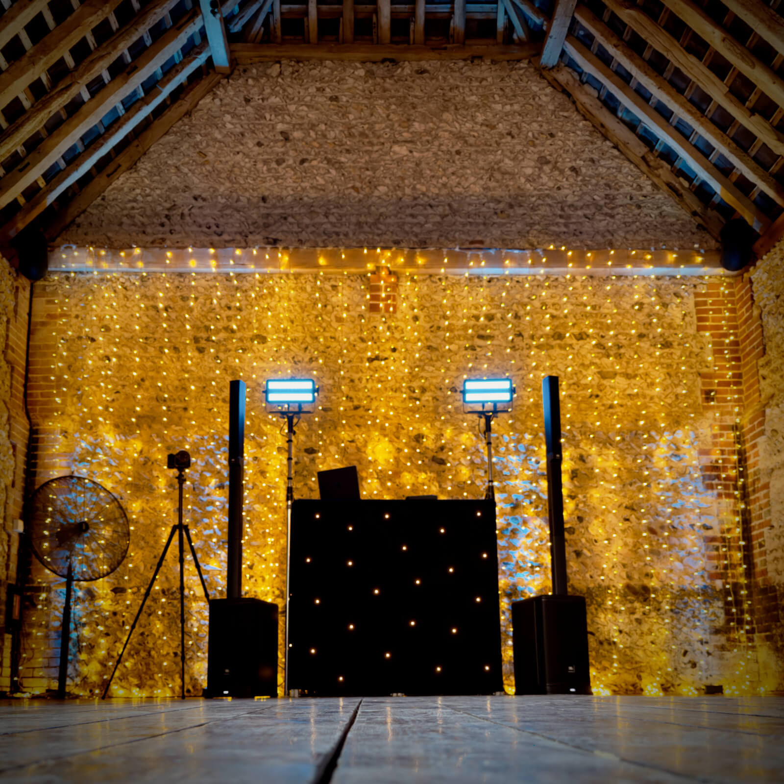 fern and josh's wedding at cissbury barns, dj brian mole standard elegant dj system
